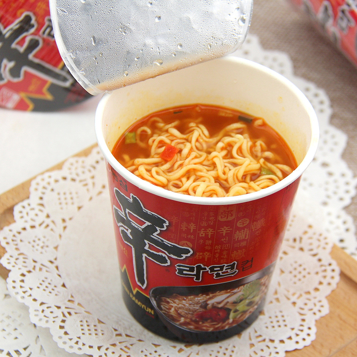 特价韩国泡面方便面杯装
