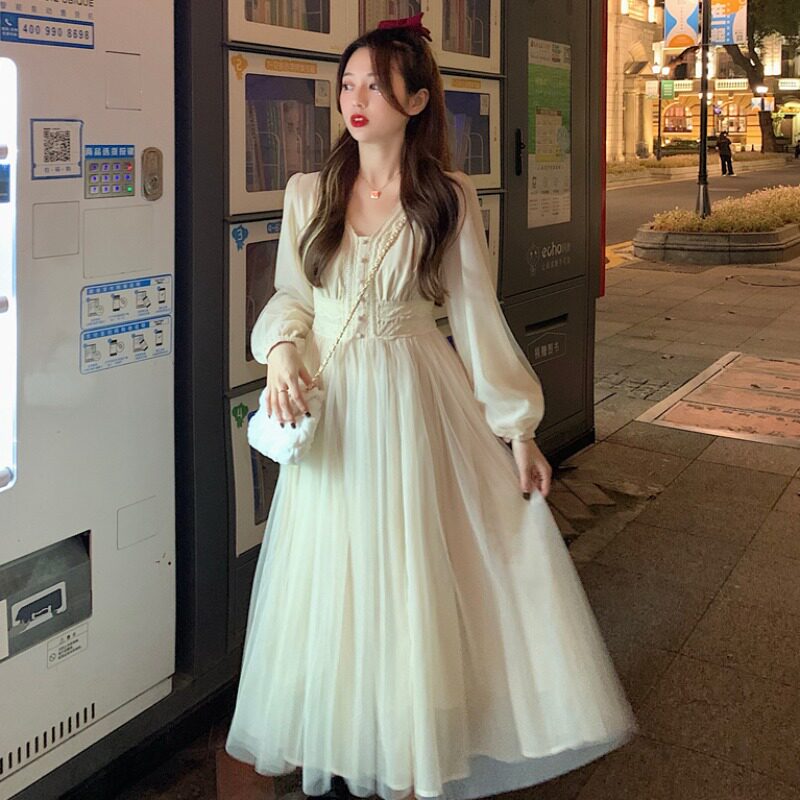 法式公主礼服女秋v领白色网纱仙女裙长款超仙新款初恋年会连衣裙