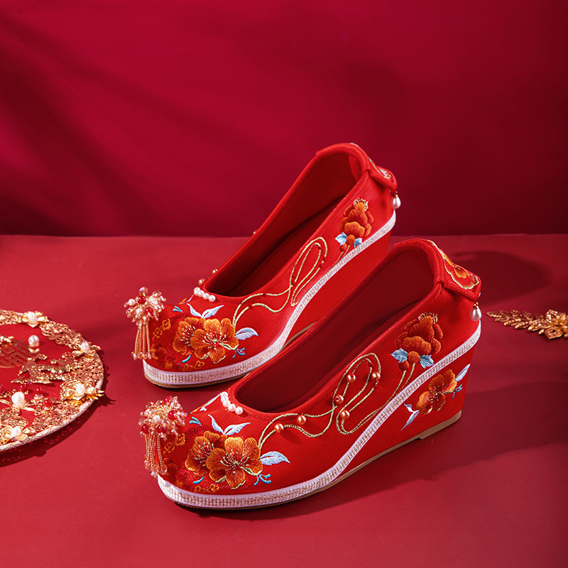古风内增高裙褂绣花布鞋红色汉服鞋子女秀禾服婚鞋中式婚礼结婚鞋