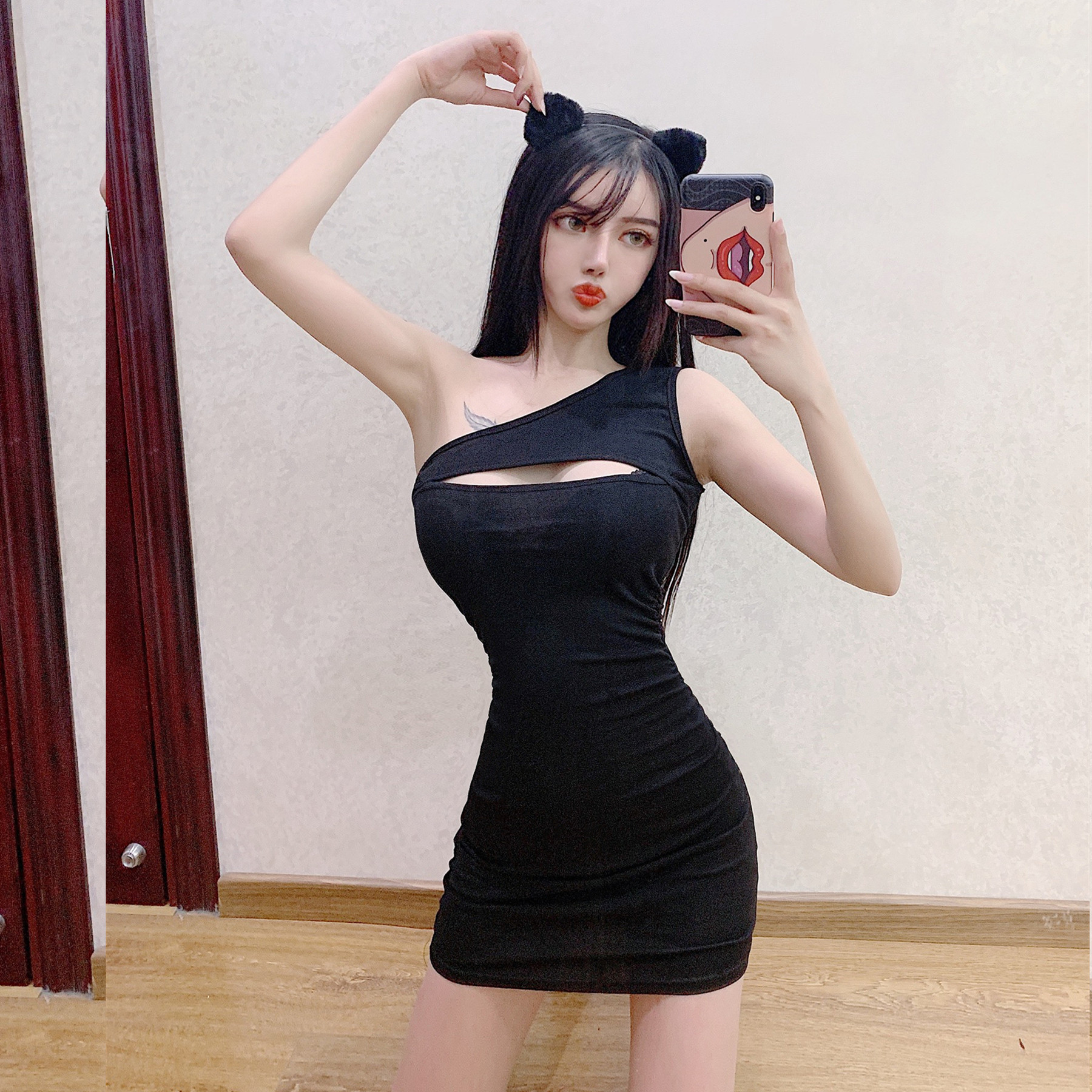 夜店女装 性感 连衣裙 一字领大额优惠券