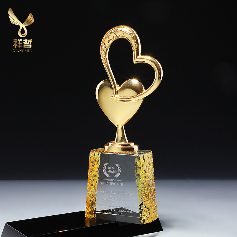 优秀员工奖杯_新款水晶奖杯定制创意慈善个人优秀员工单项爱心奉献