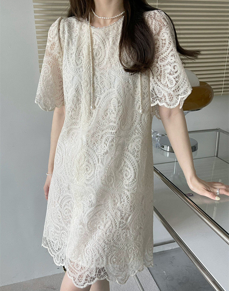 蕾丝连衣裙女夏显瘦法式高级感裙子小个子小香风中裙镂空a字裙子