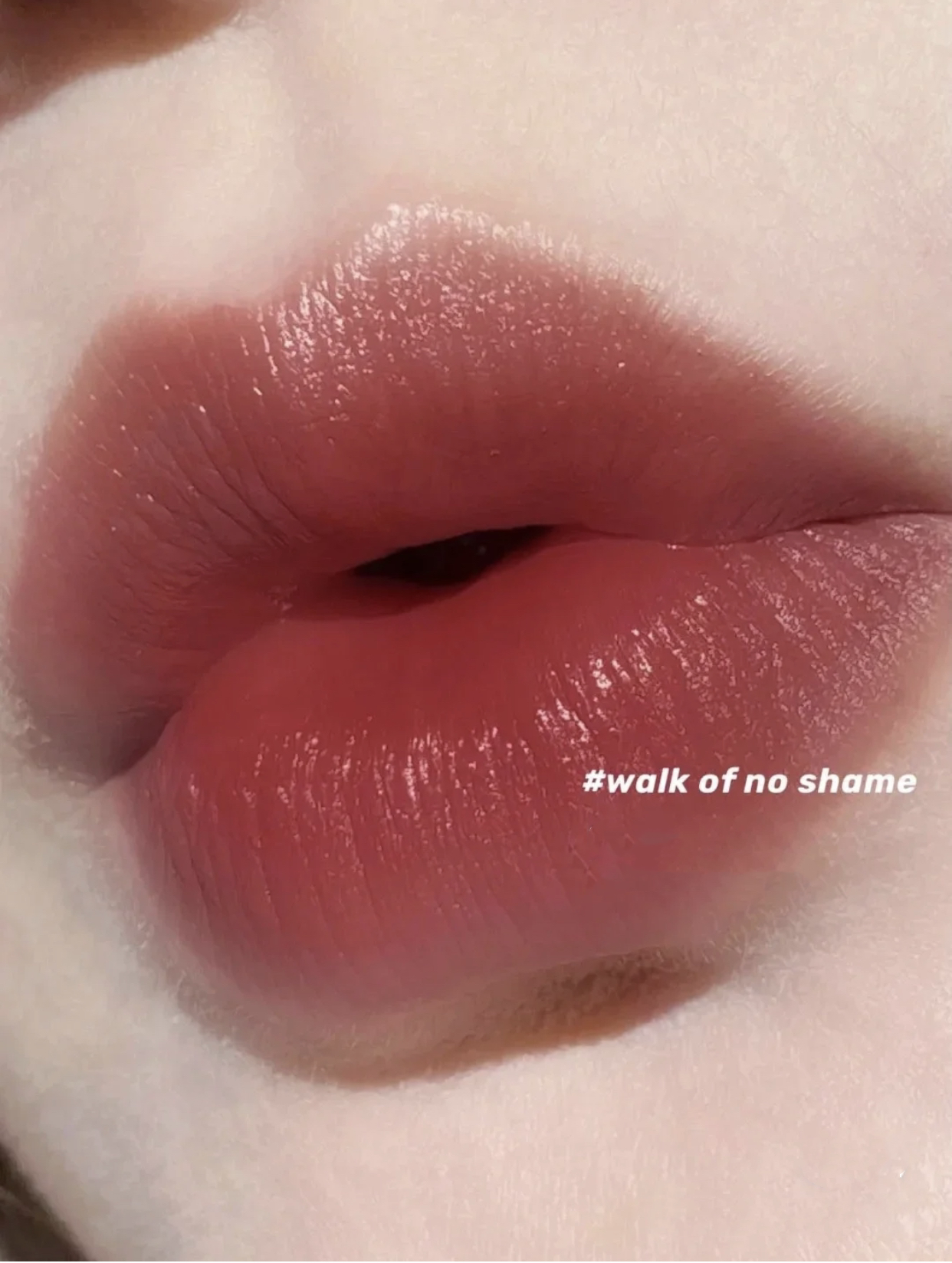 没满月就出来打工了~ct口红 walk of no shame吻痕 玫瑰豆沙 1.1g