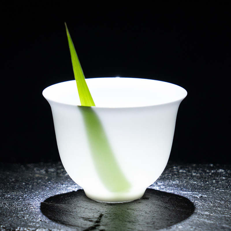 厂家潮汕超薄骨瓷小茶杯美人杯40ML单枞茶品茗杯纯白反口杯防烫