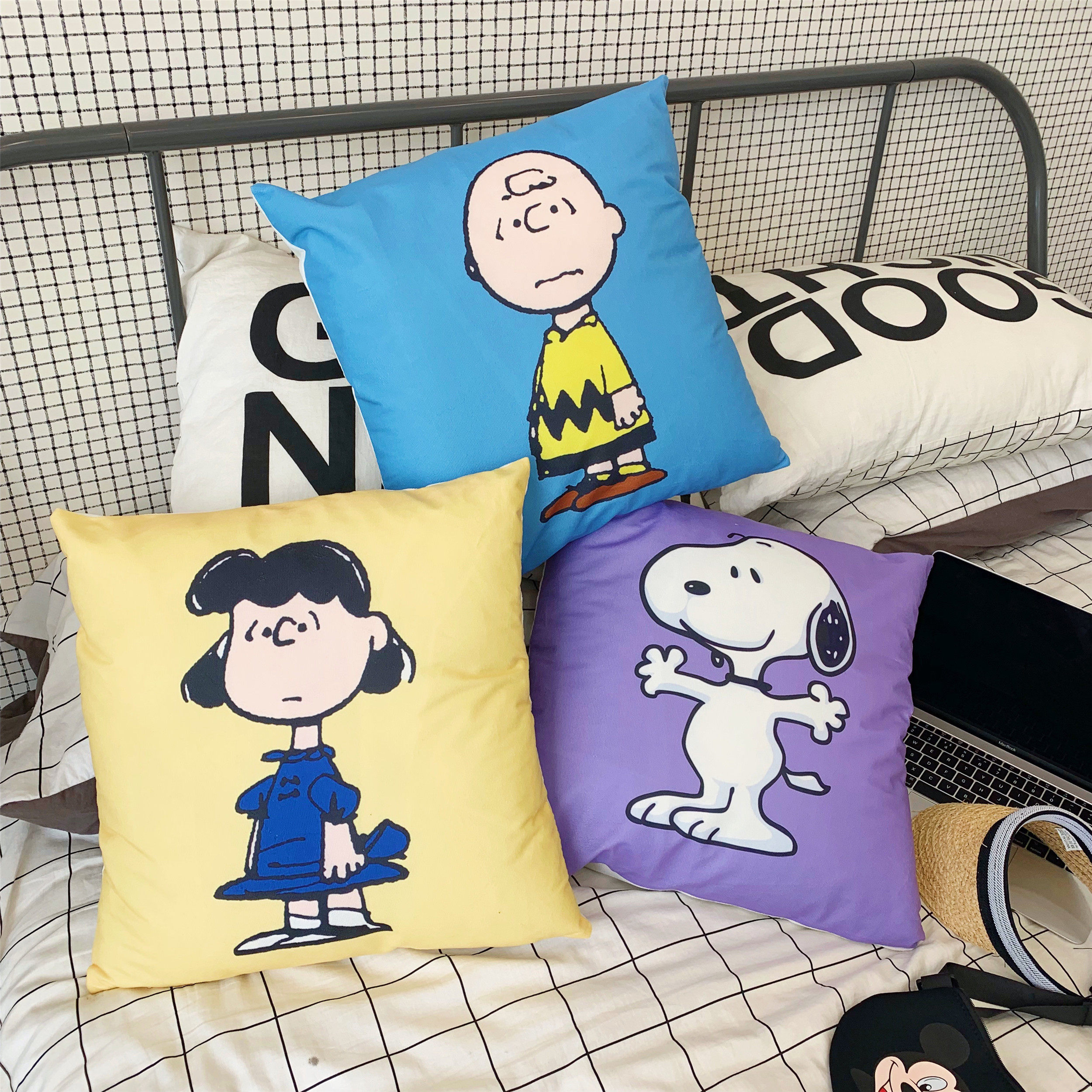 韩国ins可爱卡通网红小狗抱枕柔软毛绒靠垫印花枕套生日礼物