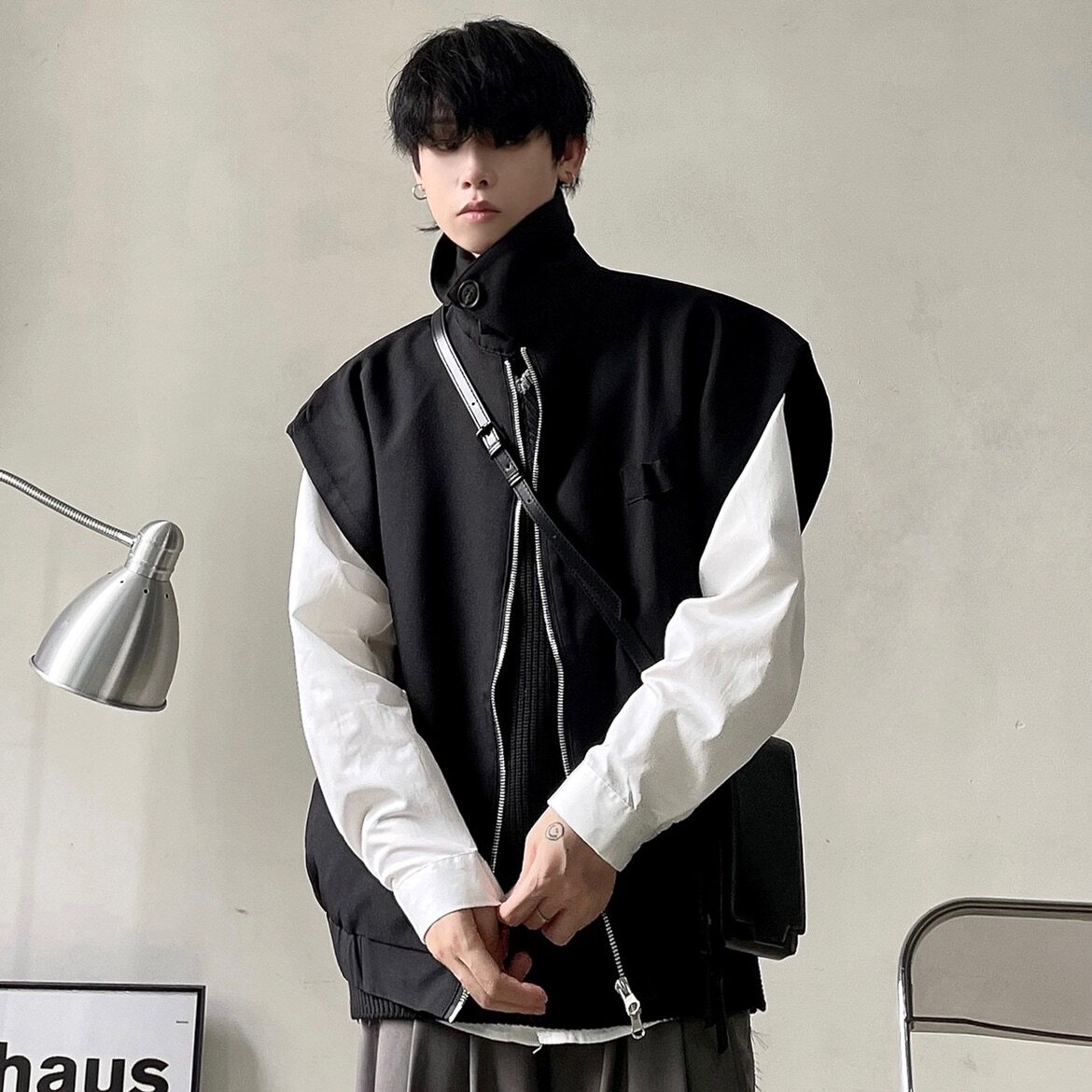 尤十七 youshiqi的优惠券大全—2022春夏韩版简约炸街外搭黑马甲男