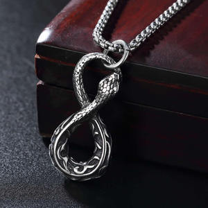 时尚流行个性蛇形吊坠项坠 男女嘻哈朋克霸气8字蛇缠绕钛钢男项链
