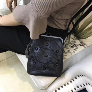 hermes mini halzan 小包2020新款夏斜挎包花朵包MINI 迷你鉚釘流蘇拼接單肩包女 hermes和dhl