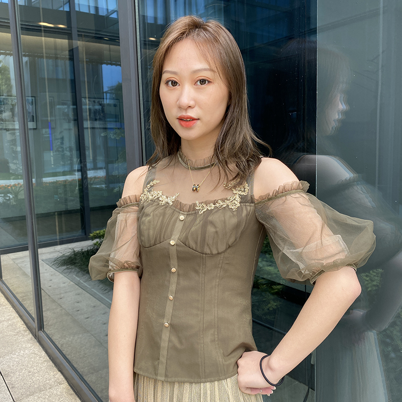 2020夏新款抹胸式复古上衣女修身蕾丝衫洋气小衫MC8910130031TP0在类目 女装/女士精品, 蕾丝衫/雪纺衫中 - 来自Buy2taobao.com提供专业的淘宝代购服务