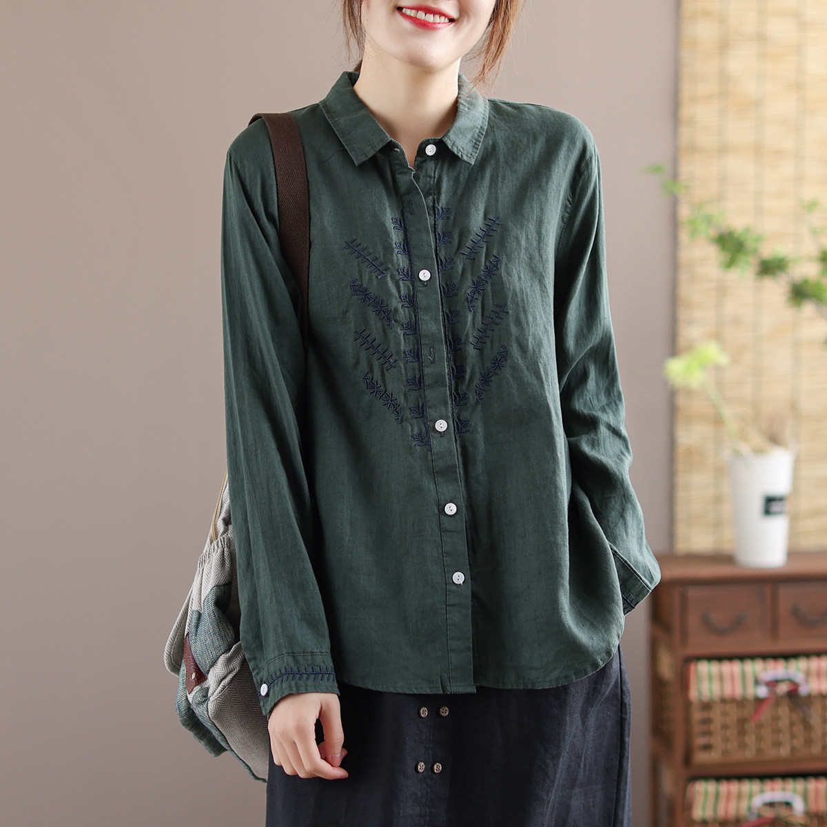 春秋季棉麻衬衣女绣花苎麻纯色显瘦长袖衬衫休闲宽松显瘦打底上衣