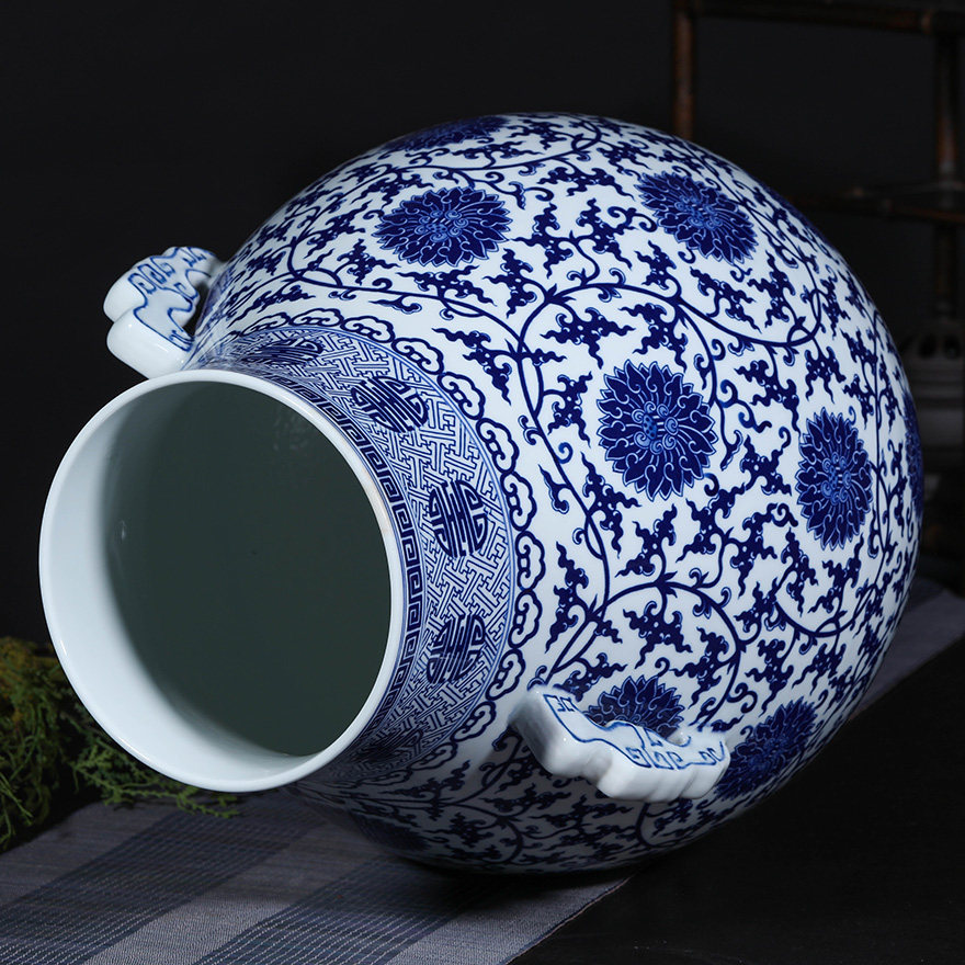 青花缠枝莲双耳福筒尊 陶瓷美术设计师 江广水