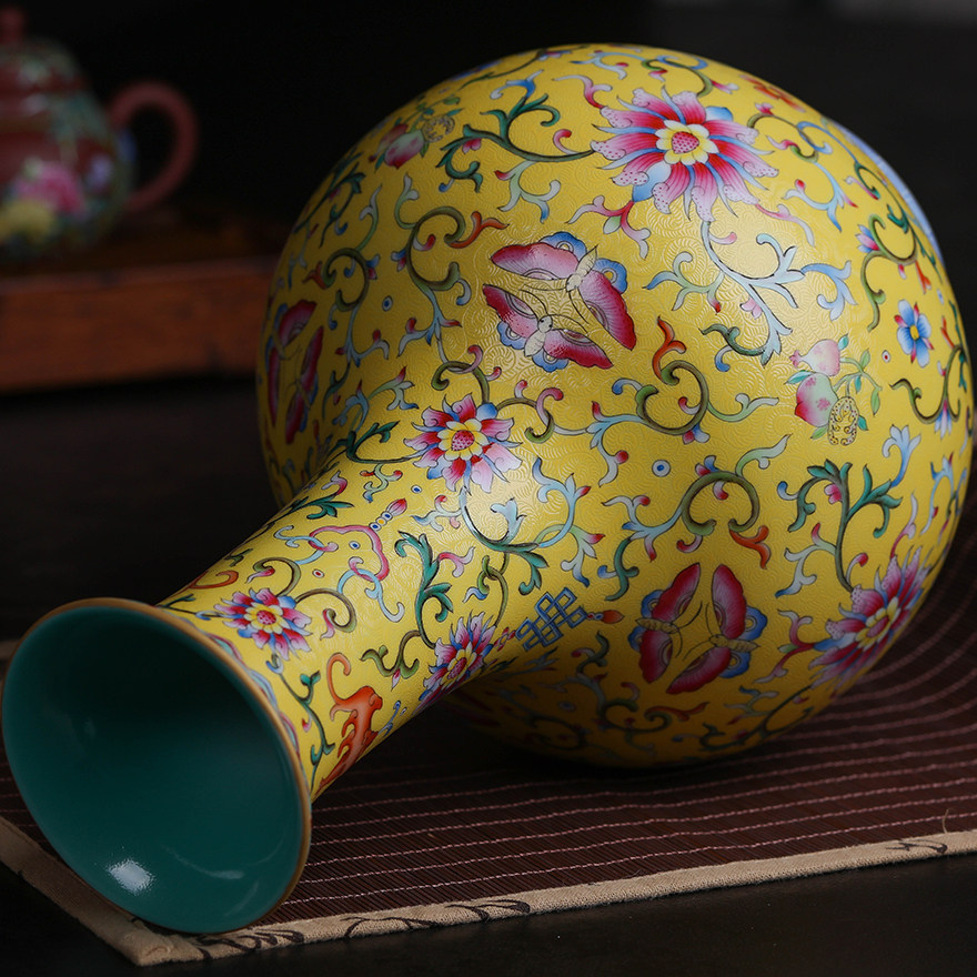 皇家气派款 黄地珐琅彩万寿延年赏瓶 故宫陶瓷修复人