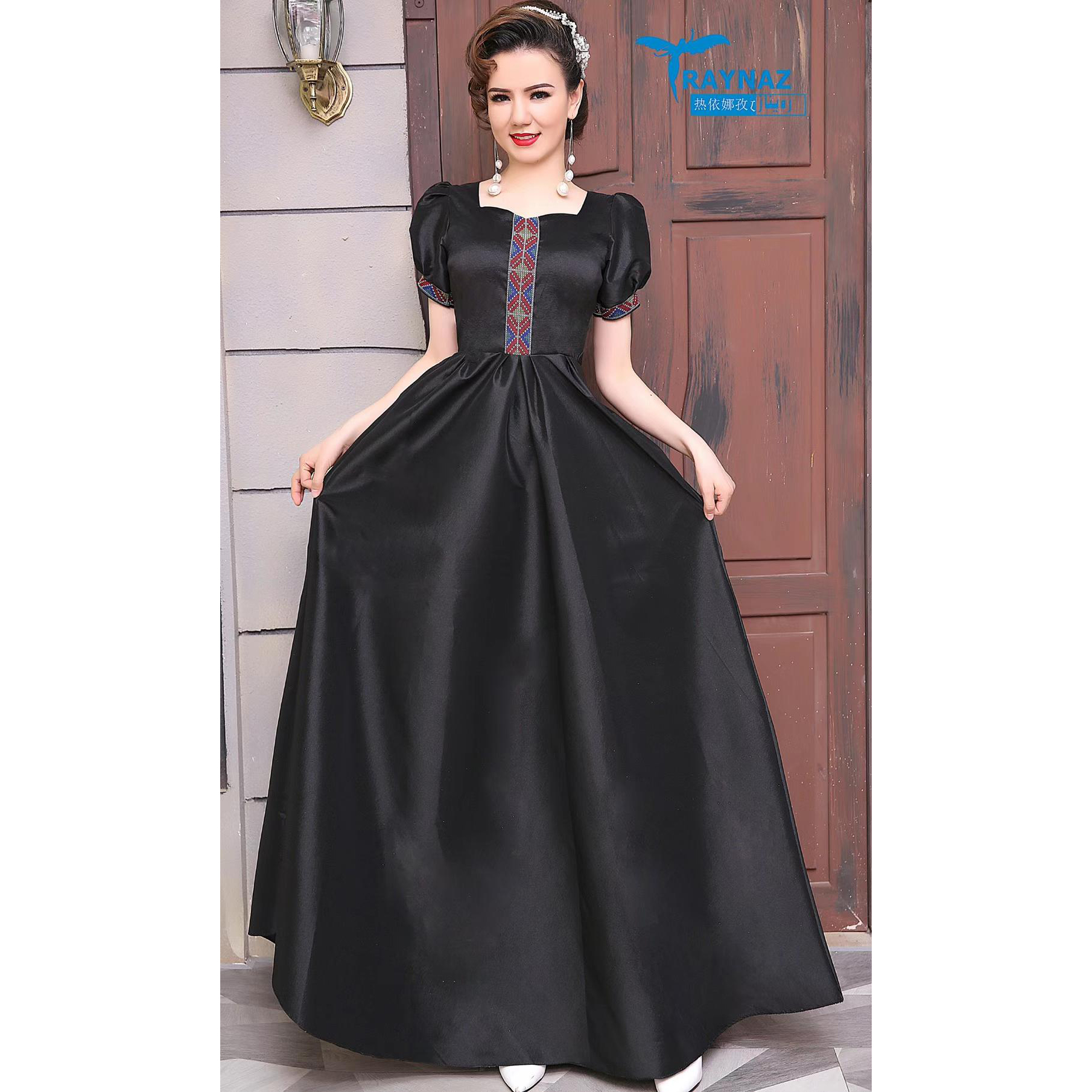 2021新款新疆婚礼穿民族风kanway女款短袖伴娘团礼服艾特莱斯婚纱