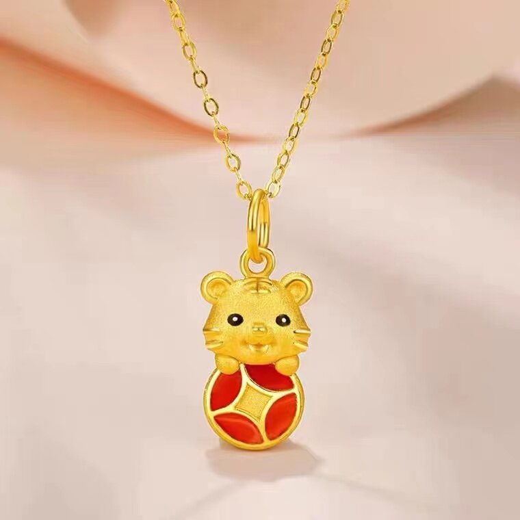 老虎吊坠锁骨链虎年挂坠本命年生肖属相项链首饰送礼物幸运萌虎