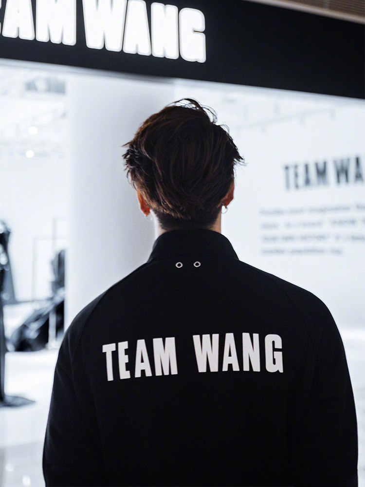 正确版team wang王嘉尔同款经典黑色字母logo男女印花夹克外套潮