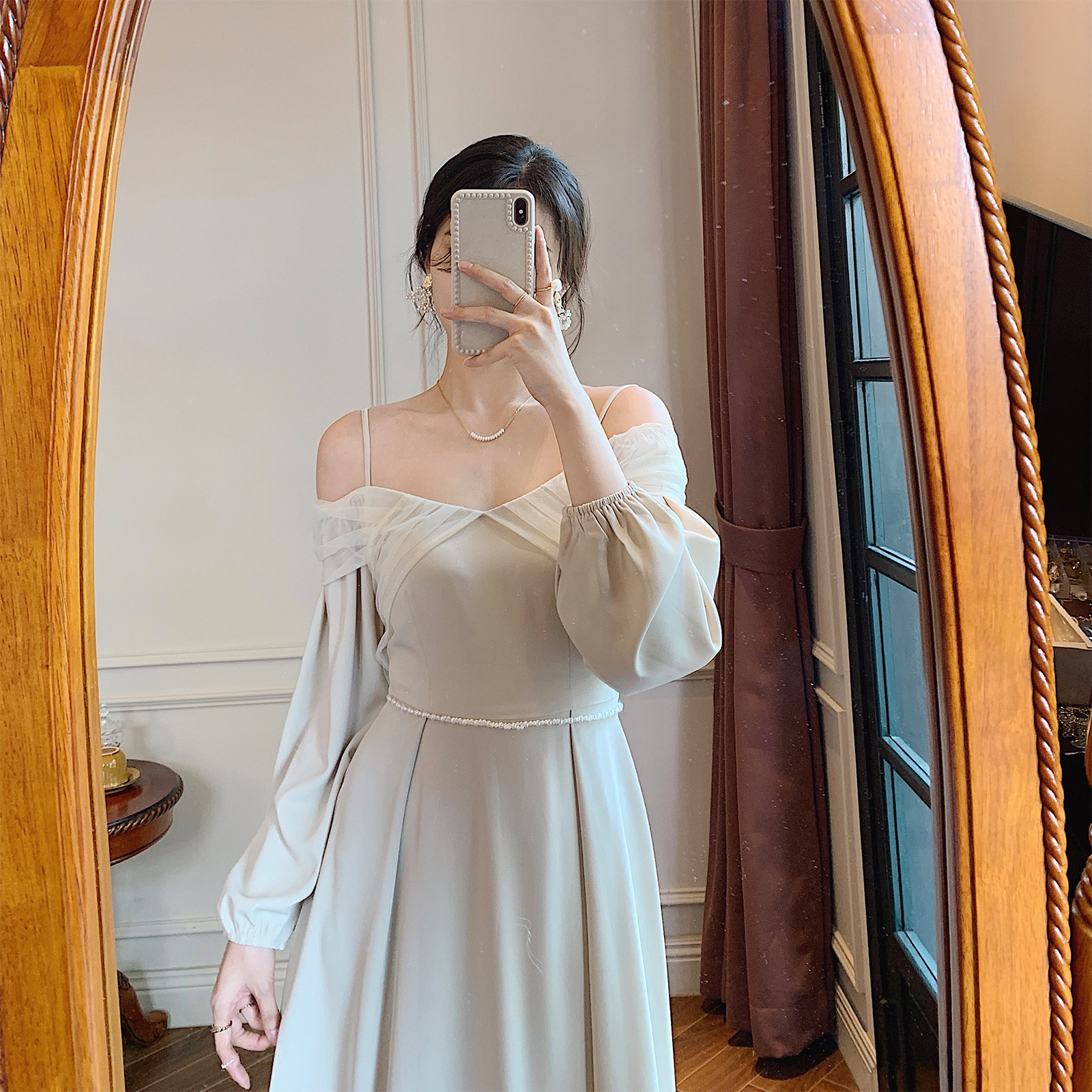 宫廷风网纱拼接一字露肩连衣裙春秋季中长款长袖抹胸裙子优惠券