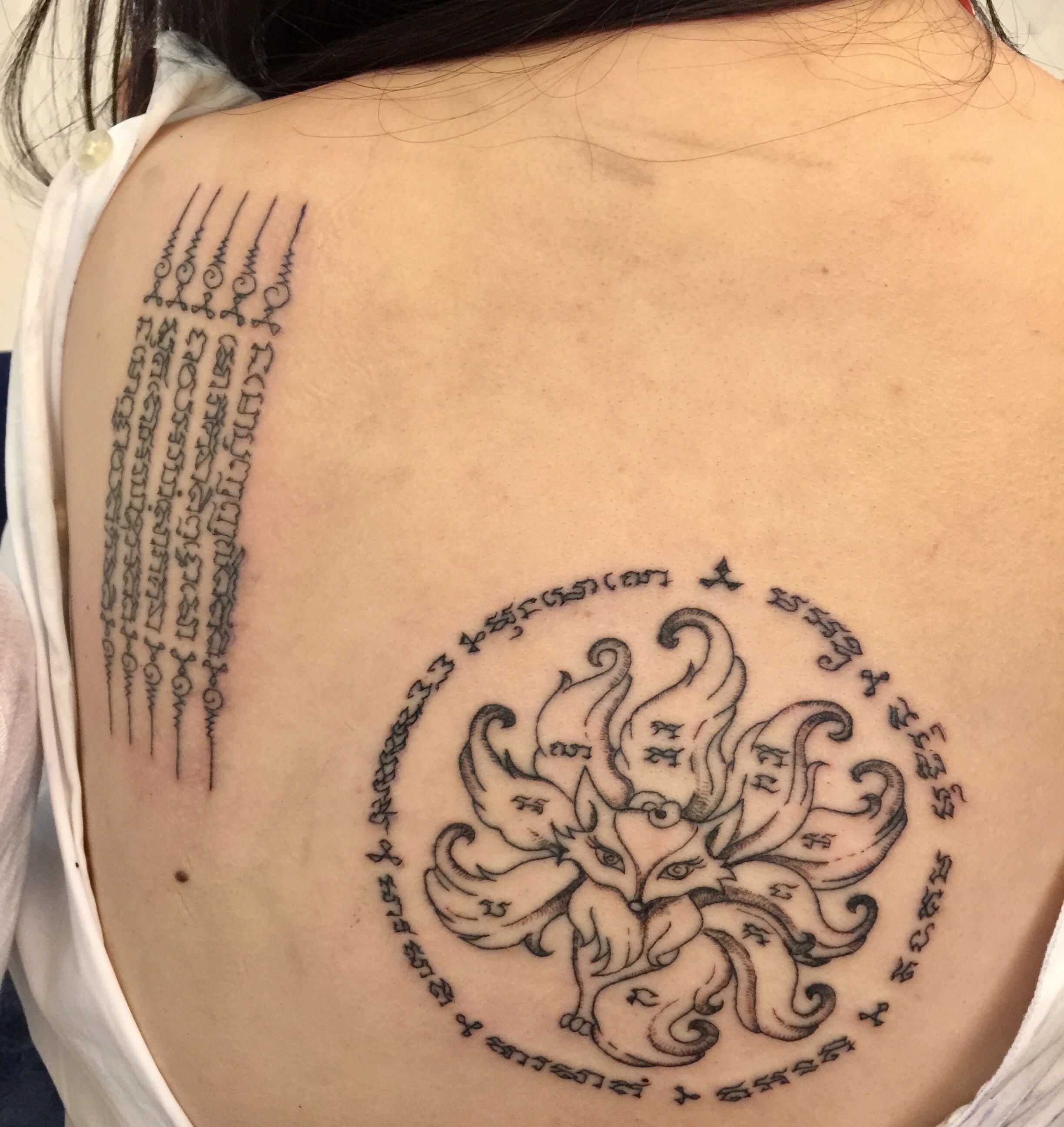 泰国刺符纹身白衣阿赞派九尾狐仙魅力招桃花异性缘泰符缘预约连接