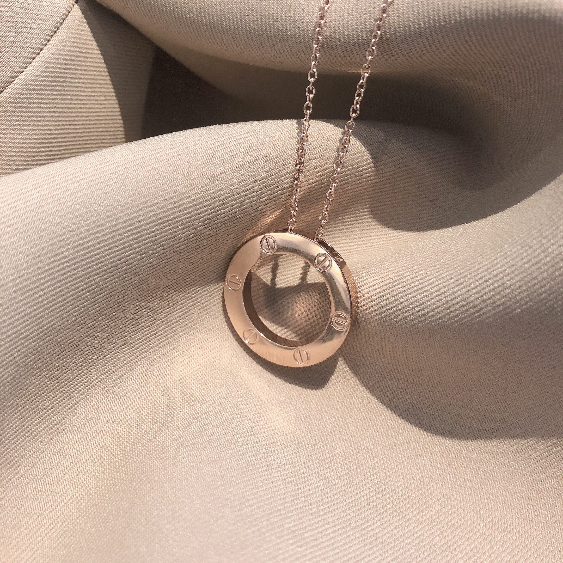 卡家love项链满天星圆环大饼镶钻18k项链情侣款锁骨链时尚气质潮