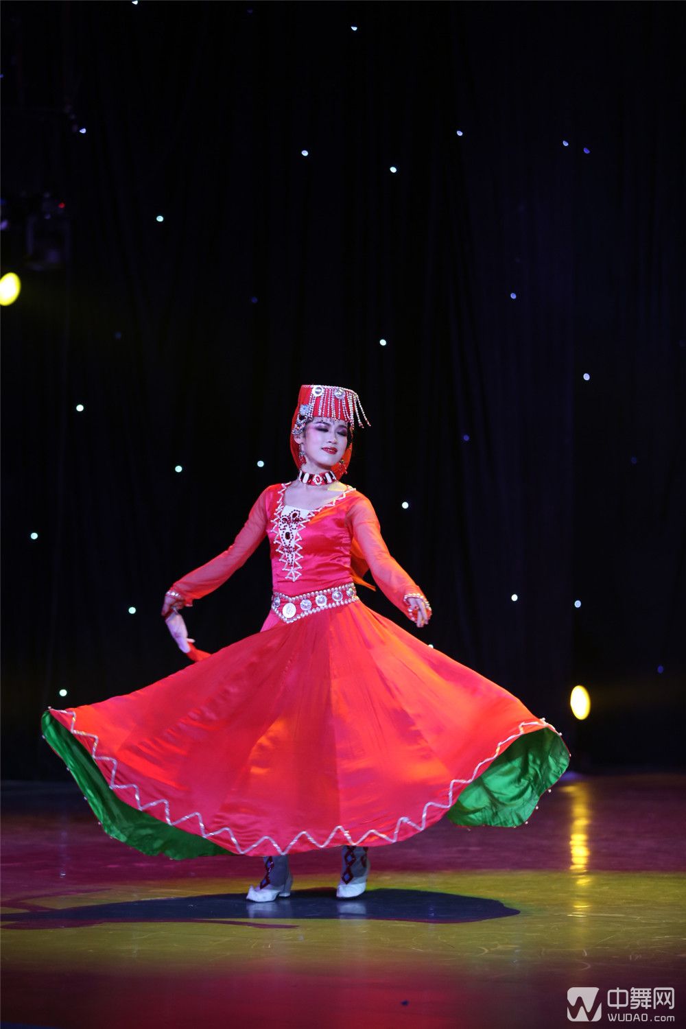 红果果舞台演出服饰新疆服装当美人遇上美人舞蹈服民族服
