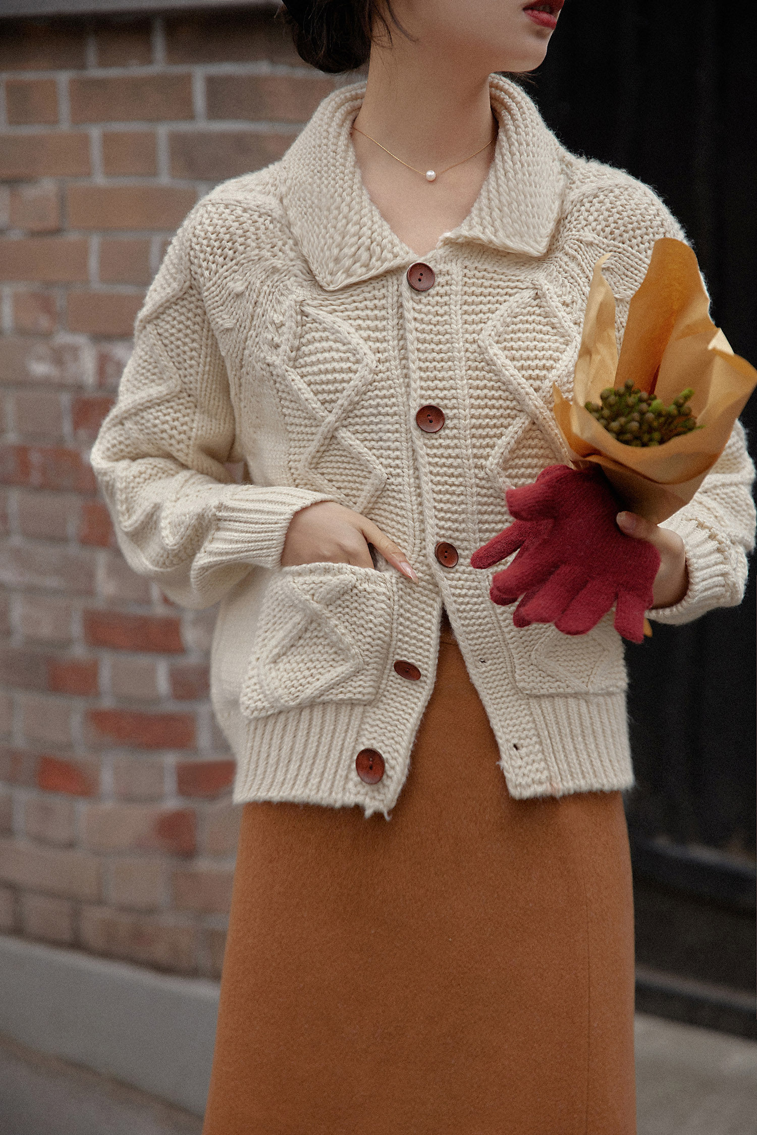 特价粗线毛衣外套开衫女短款_gojo 复古白色毛衣外套女冬加厚小个子短