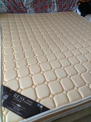 大家谈谈求内行说皖宝乳胶床垫怎么样，是真的乳胶吗？有味道吗？