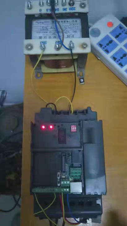 plc台达变频器VFD022e43