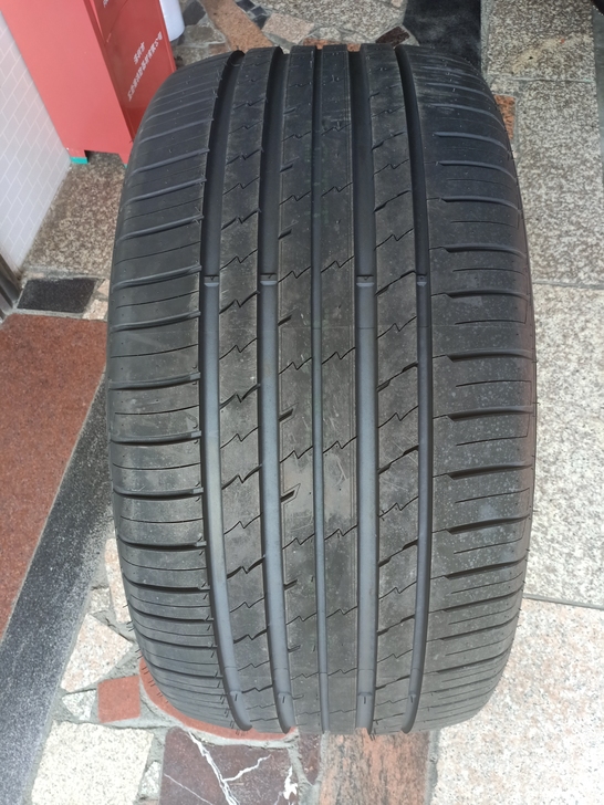 315/40R21