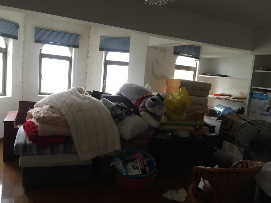 市体育馆东侧,前进西路北侧中体奥林匹克花园第十二栋三单元606室房产