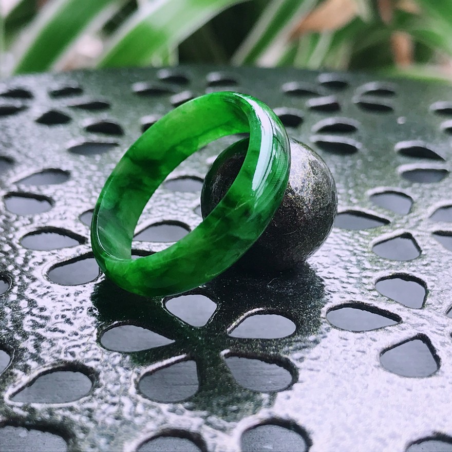 1mm天然a货翡翠 冰糯种黄加绿双彩戒指2.44g