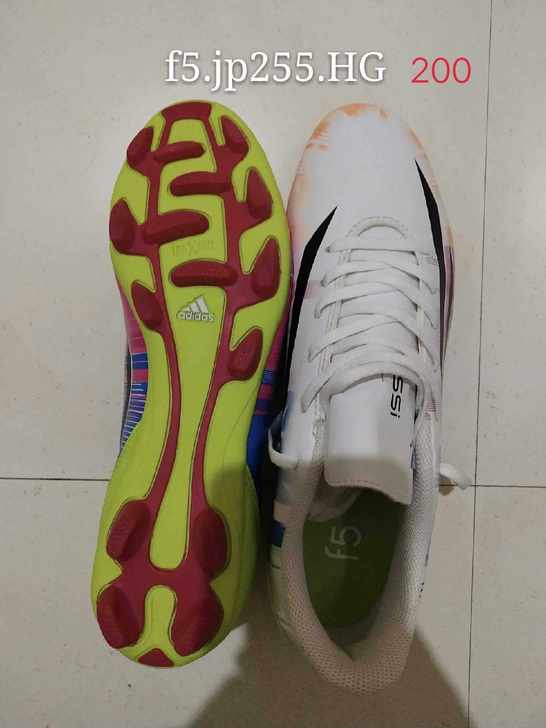 阿迪达斯足球鞋，f5，jp255，hg，全新未下地，喜欢的带