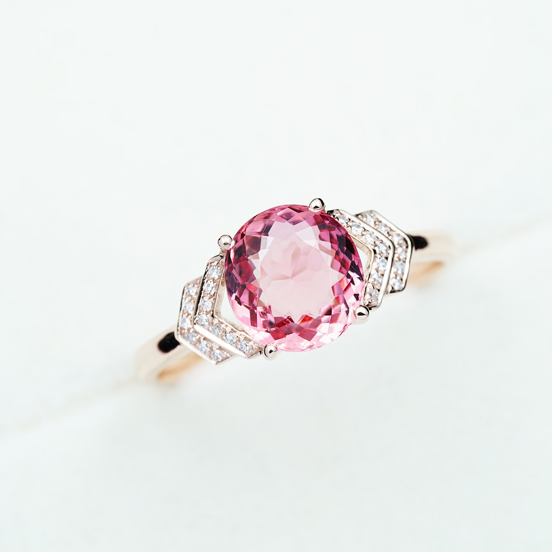 2ct 【粉糖果碧玺】戒指 18k金钻石镶嵌 纯净体 强火彩2.112g