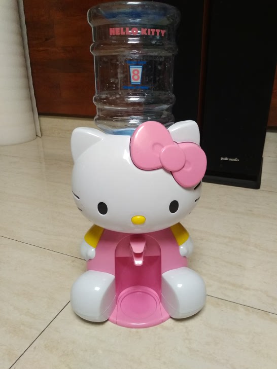 儿童玩具hellokitty饮水机，高度大概50厘米左右