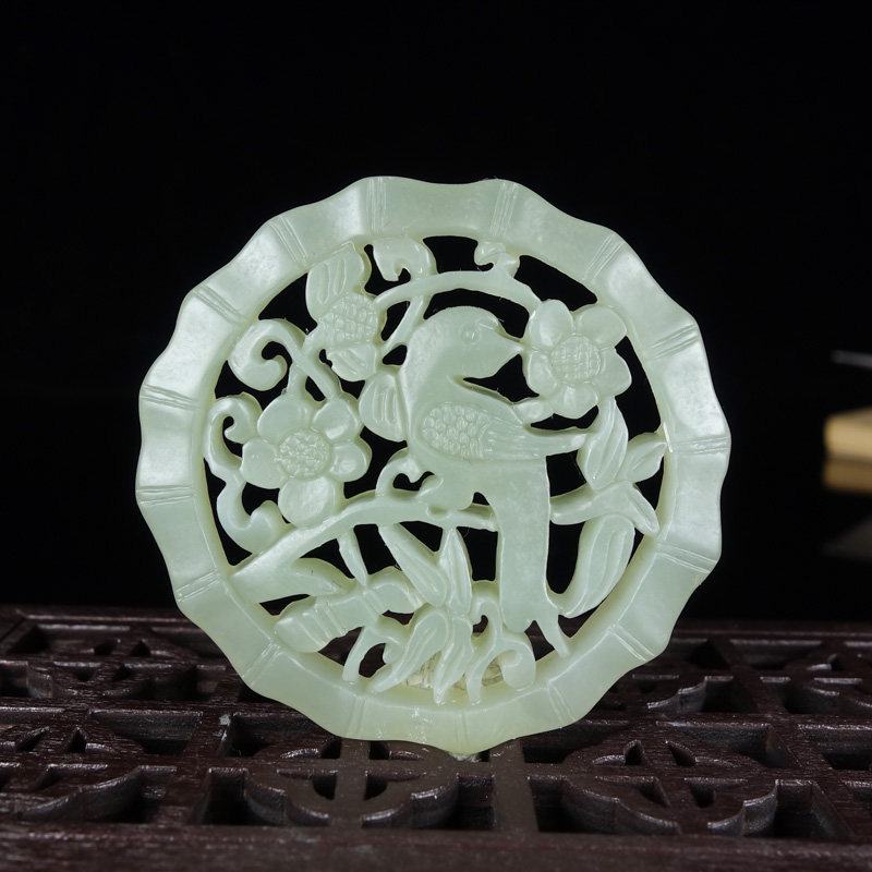 【喜上眉梢】 精雕和田玉仿古牌子挂件 22.32g jk4063