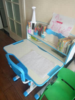 很想知道乐仙乐居儿童学习桌实木书桌怎么样?对孩子有帮助