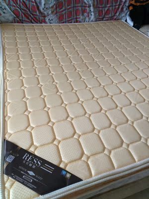 大家谈谈求内行说皖宝乳胶床垫怎么样，是真的乳胶吗？有味道吗？