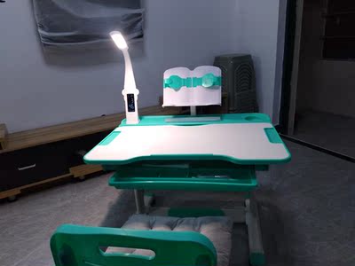 很纠结:童画林儿童书桌与生活诚品学习桌选哪个?哪个更环保