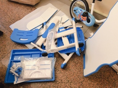 到底如何选择?百科迪尔儿童学习桌书桌很好用?有无异味？