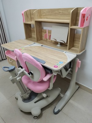 帮助孩子学习用法兰芭比儿童学习桌怎么样？质量可靠吗？