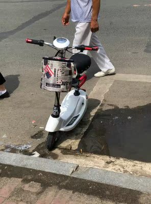 一位上班族点评比德文电动车怎么样??电池可以用多久？