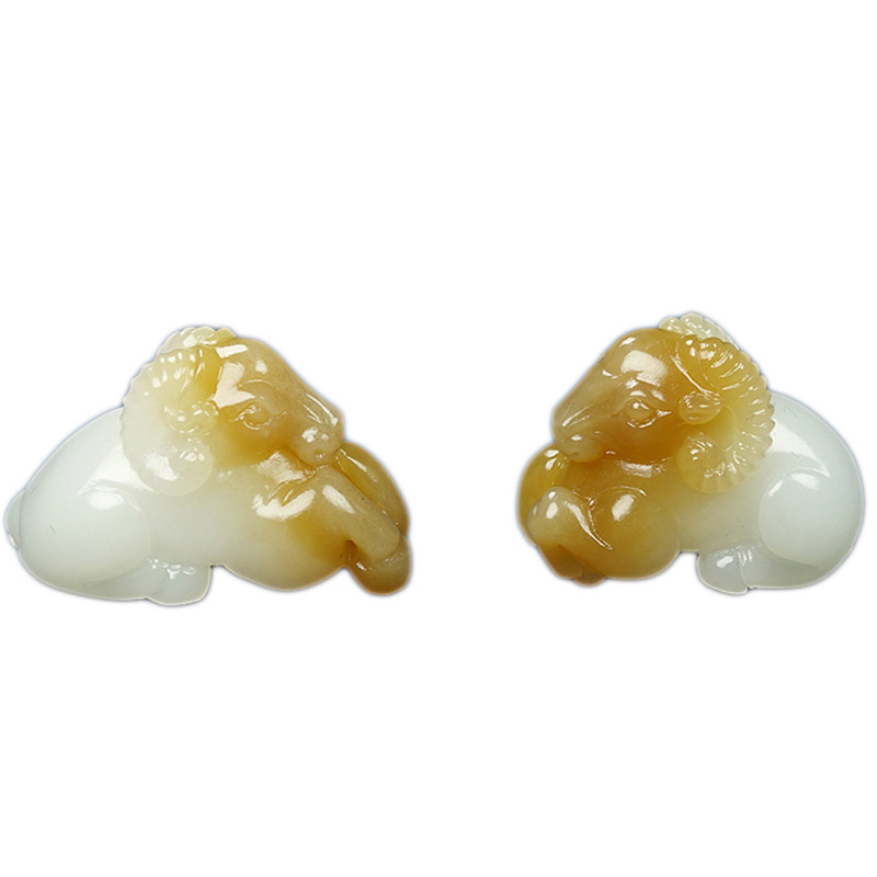 国级玉雕大师仵孟超新疆和田玉糖白玉洋洋如意生肖羊玉坠32.5g