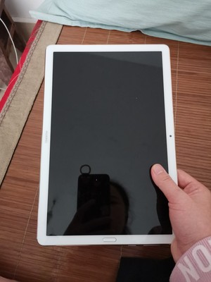 这个华为全新mediapad m7平板电脑可以的哈,这款采用打孔屏设计的