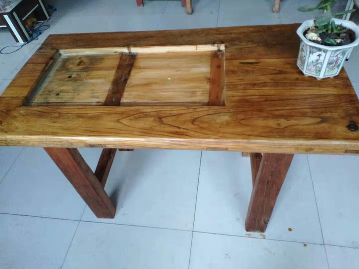 老榆木门板茶桌，老榆木门板桌，是用农村收到的老榆木门板做的，