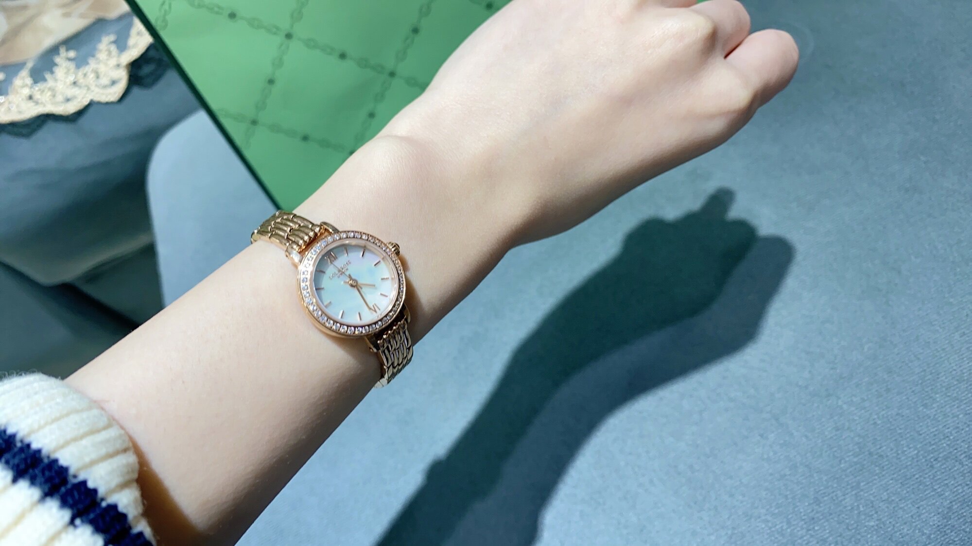 lolarose满天星气质小金表白母贝表盘黑玛瑙表冠送女生老婆气质礼物