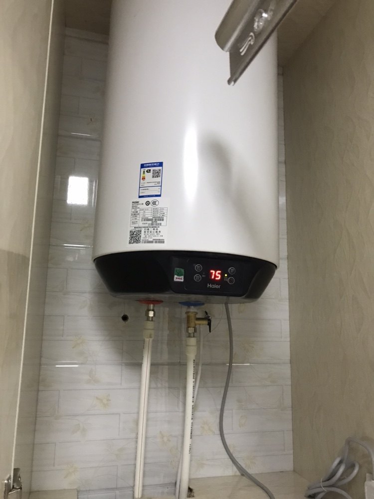 海尔家用竖立式50升电热水器