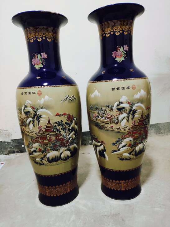 大瓷花瓶（2个）