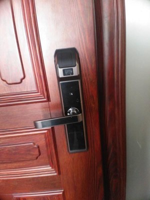 解说固特智能指纹锁怎么样，谁用过的点评一下到底好不好用！