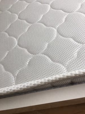 体验分享：布莱轩尼乳胶床垫怎么样，质量好不好？有味道吗？