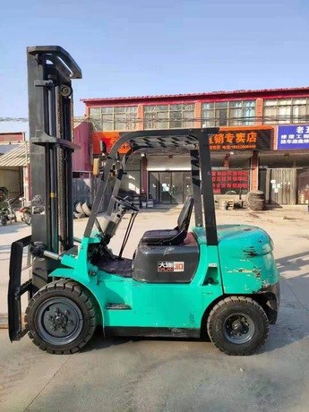大连3吨叉车两节门架起升4.5米手动挡t