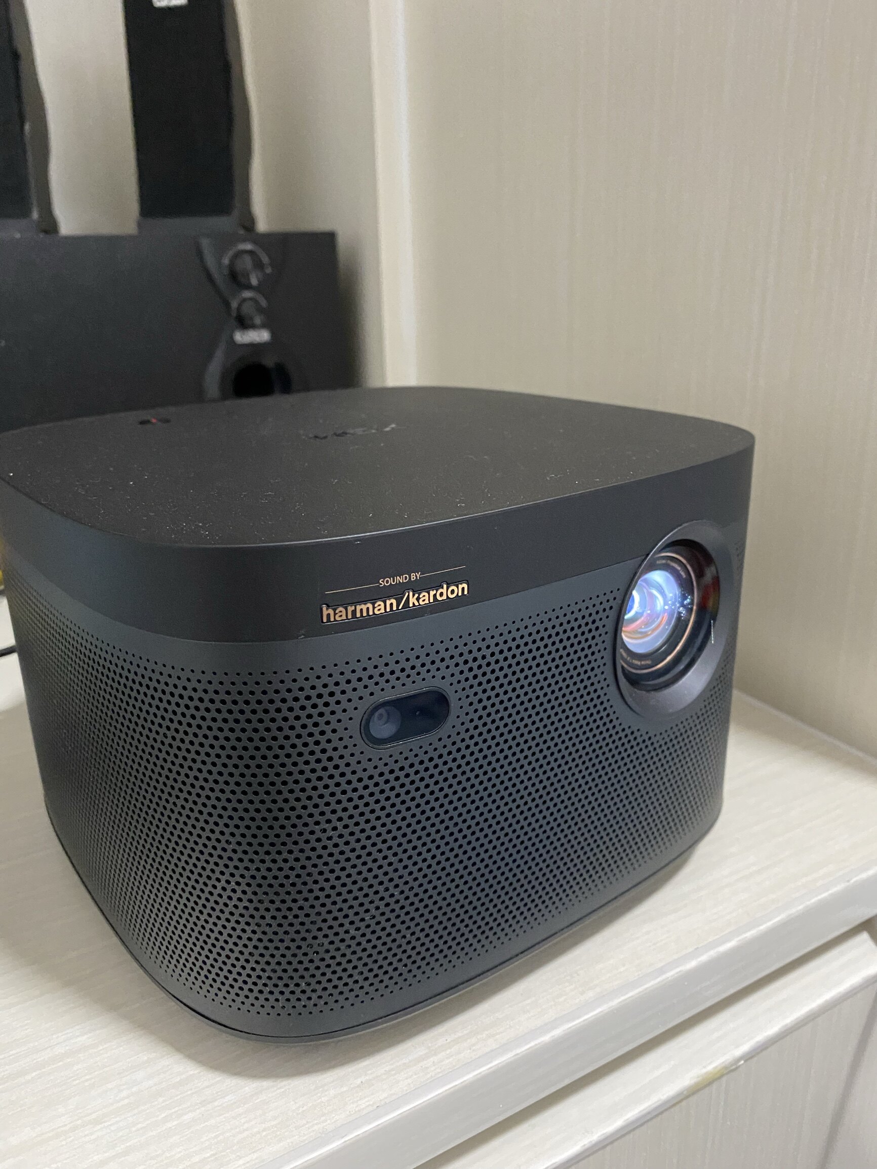 极米newz8x投影仪家用1200ansi哈曼卡顿原装音响