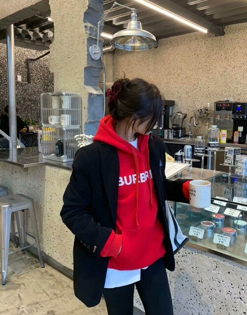 BURBERRY/博柏利 王炸新年红色卫衣连帽抽绳本命年必入